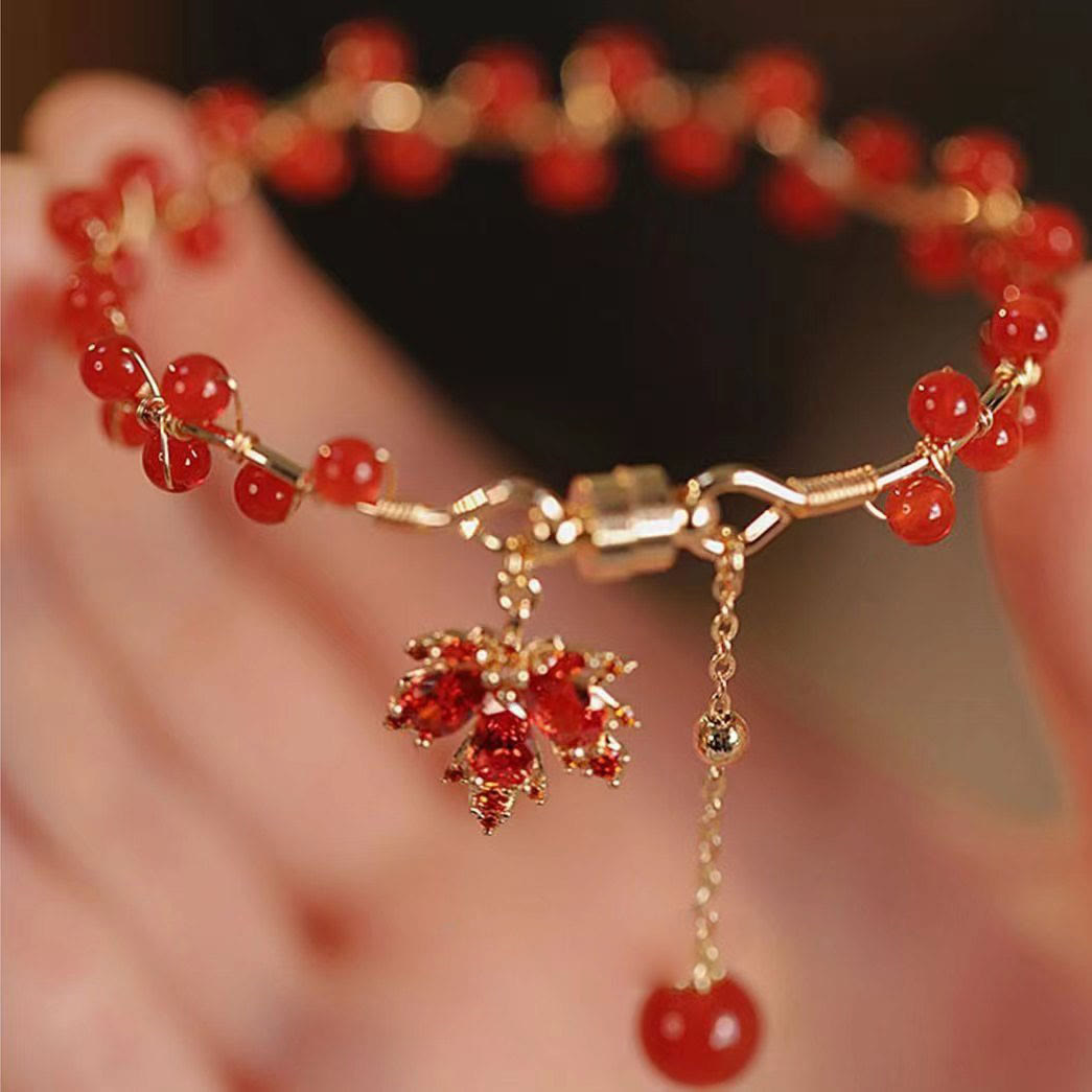 Buddha Stones Armband met gelukshanger in de vorm van een rood esdoornblad - image 1