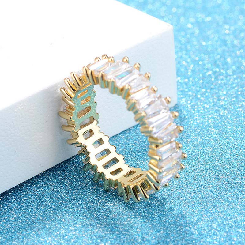 Eenvoudige koperen Ring met patroon, symbool voor rijkdom. - image 3