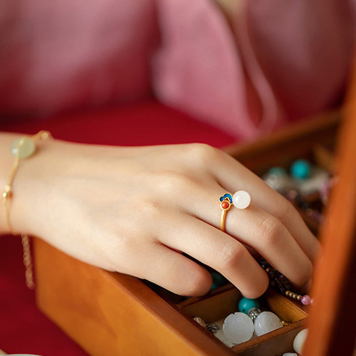 Witte jade Ring met wolkmotief. - image 4