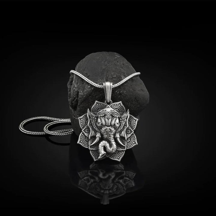 Buddha Stones Amulet voor bescherming met de Ganesh Ganpati olifant van puur tin, als hanger voor een Ketting . - Ganesh hanger &amp; Keel ketting - image 0