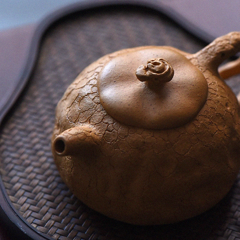 Buddha Stones Handgemaakte vintage theepot van paarse klei met boomstructuur en Kung Fu-thema, 220 ml. - image 1