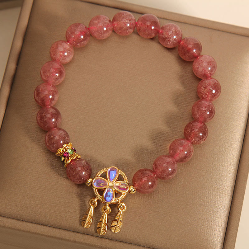 Buddha Stones Armband met bedeltje van een klavertje vier, gemaakt van natuurlijk aardbeikwarts. - image 2