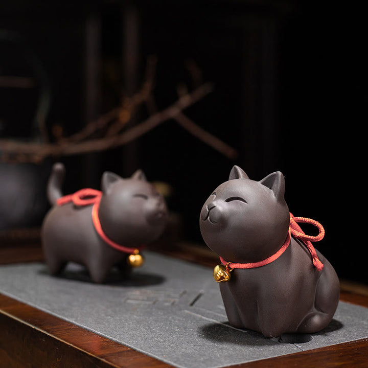 Buddha Stones Mini schattig kattenbeeldje van paarse klei voor op het bureau. - image 0