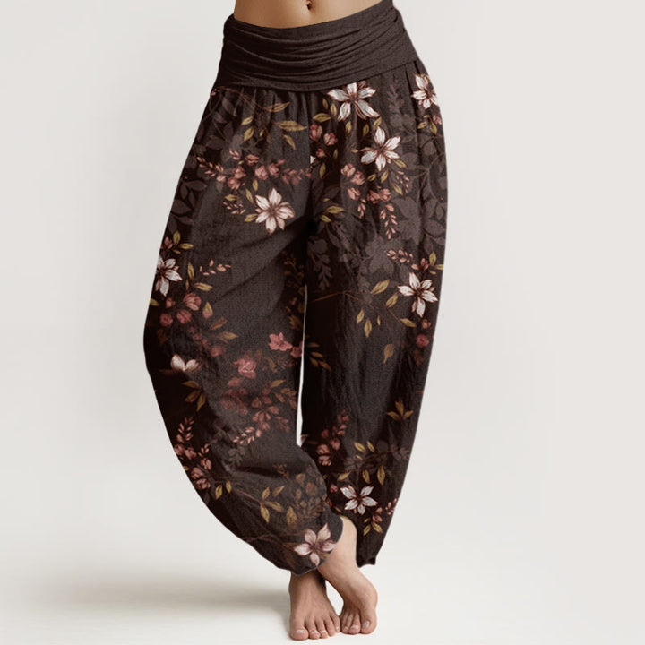 Buddha Stones Katoenen dames harembroek met elastische Taille en kleine witte bloesems en groene bladeren - Zadelbruin - US22, UK/AU26, EU54 (6XL) - image 7