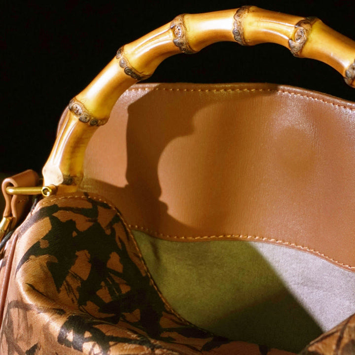 Buddha Stones Luxe Schoudertas (crossbody) van Xiangyunsha-zijde met bamboe handvat - image 27