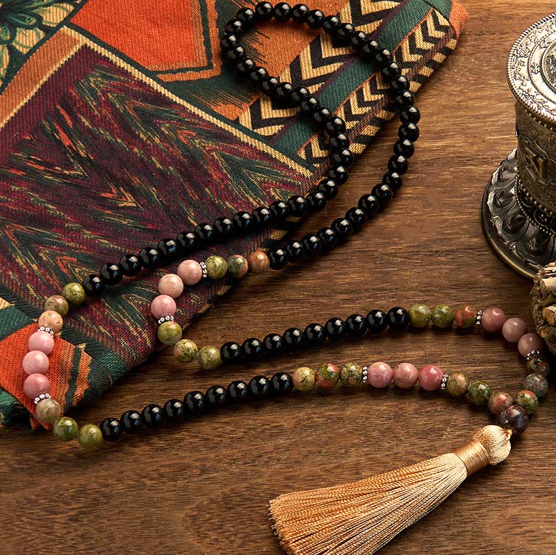 Buddha Stones 108 Mala kralen, zwarte jaspis, rhodoniet, kaki kwastje, helende Armband - image 1