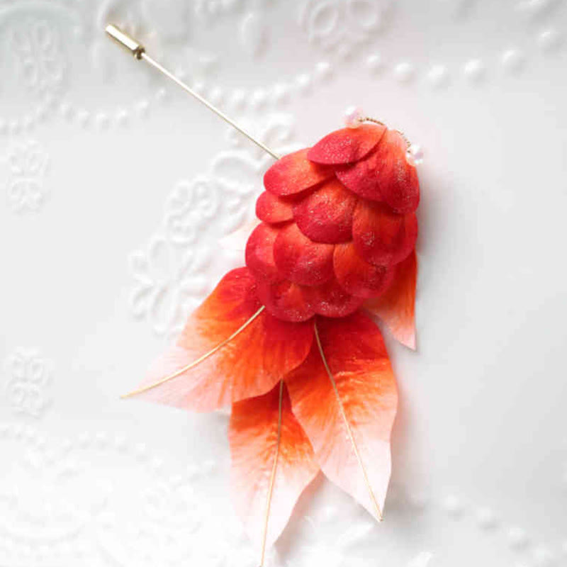 Buddha Stones Handgemaakte Yangzhou fluwelen bloem broche van moerbeizijde met rode koi- Broche - Broche - image 0
