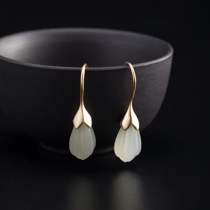 Buddha Stones Oorbellen met het thema 'Abundance' van 925 sterling zilver, Hetian jade en magnolia. - image 1