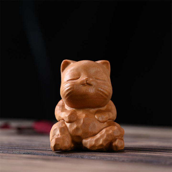 Buddha Stones Mini schattige zittende kat van sandelhout voor huisdecoratie - Gouden sandelhouten kat 5,3*4,8*4,3 cm - image 1