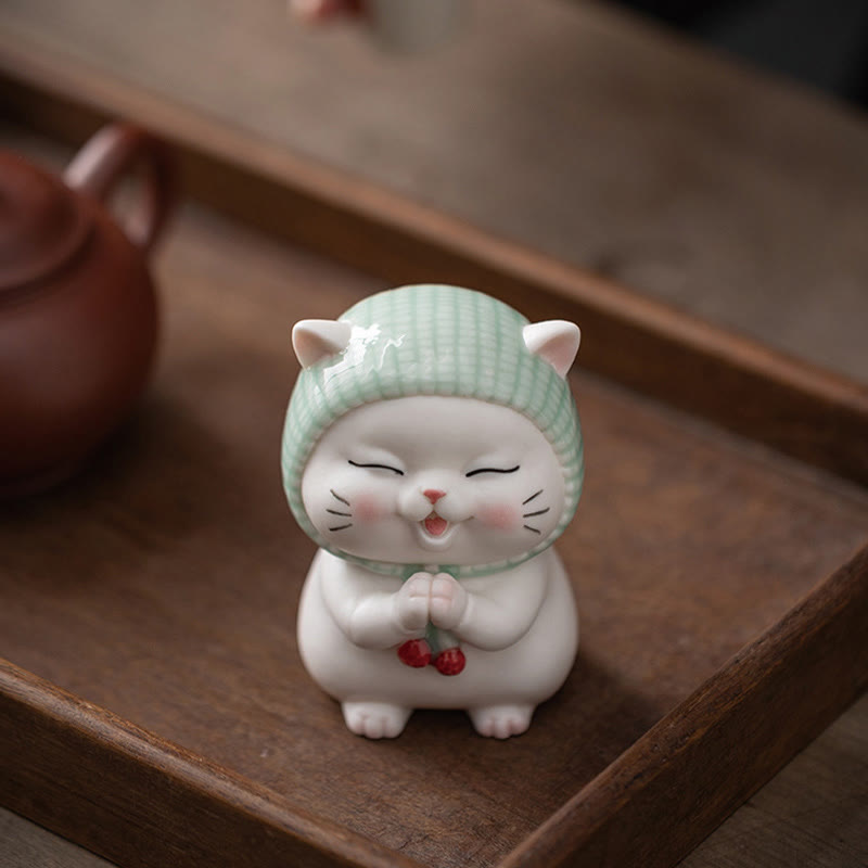 Buddha Stones Gelukbrengende schattige kat met sjaal, keramische beeldje als decoratie - image 1