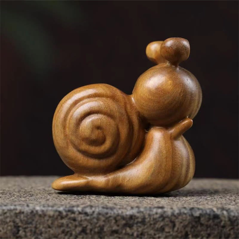 Buddha Stones Mini groene sandelhouten slak, gesneden als bureaudecoratie. - image 2