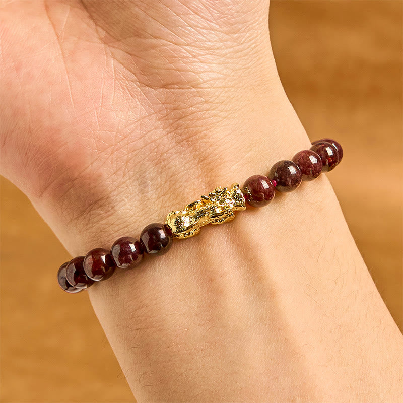 Buddha Stones Armband van PiXiu met natuurlijke granaatkralen - image 2