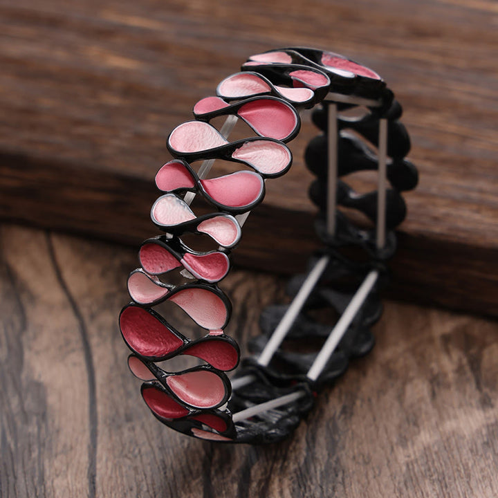 Buddha Stones Kleurrijke geometrische holle 8-vormige elastische Bangle-armband van legering voor helende doeleinden - Roze Rood 57 mm - image 4