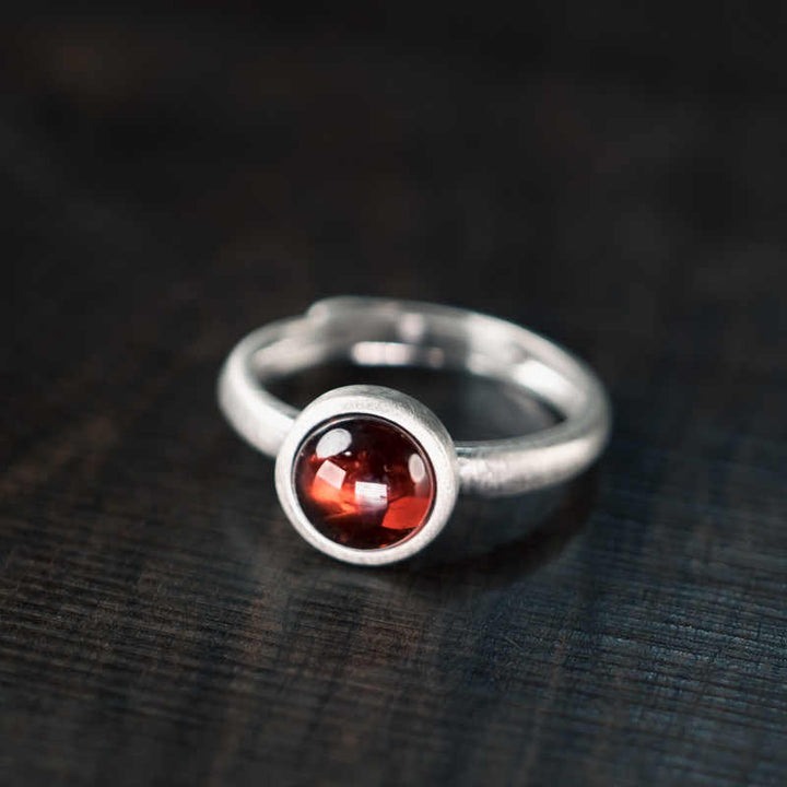 Buddha Stones Verstelbare Ring van natuurlijk 925 sterling zilver met granaat - Granaat (verstelbaar) - image 0