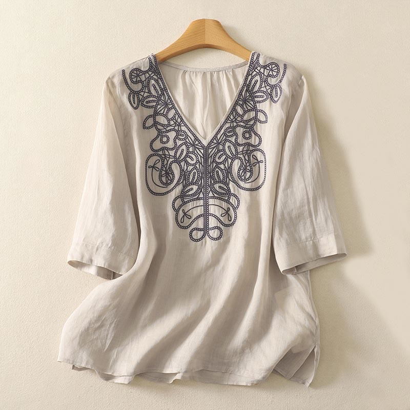 Buddha Stones Geborduurd casual T-shirt met V-hals en korte Mouwlengte voor dames - Beige - US14, UK/AU18, EU46 (2XL) - image 0
