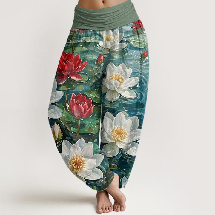 Buddha Stones Casual katoenen harembroek met rode lotusbloemprint en elastische Taille voor dames. - Bosgroen - US22, UK/AU26, EU54 (6XL) - image 0