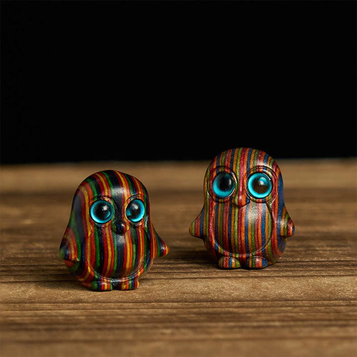 Buddha Stones 2 stuks mini regenboog eucalyptus pinguïns, gesneden creatieve decoratie - image 0