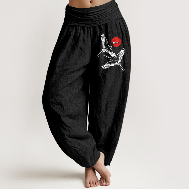 Buddha Stones Dames harembroek van 100% Cotton met rode zon- en kraanvogelprint en elastische Taille . - Zwart - US22, UK/AU26, EU54 (6XL) - image 0