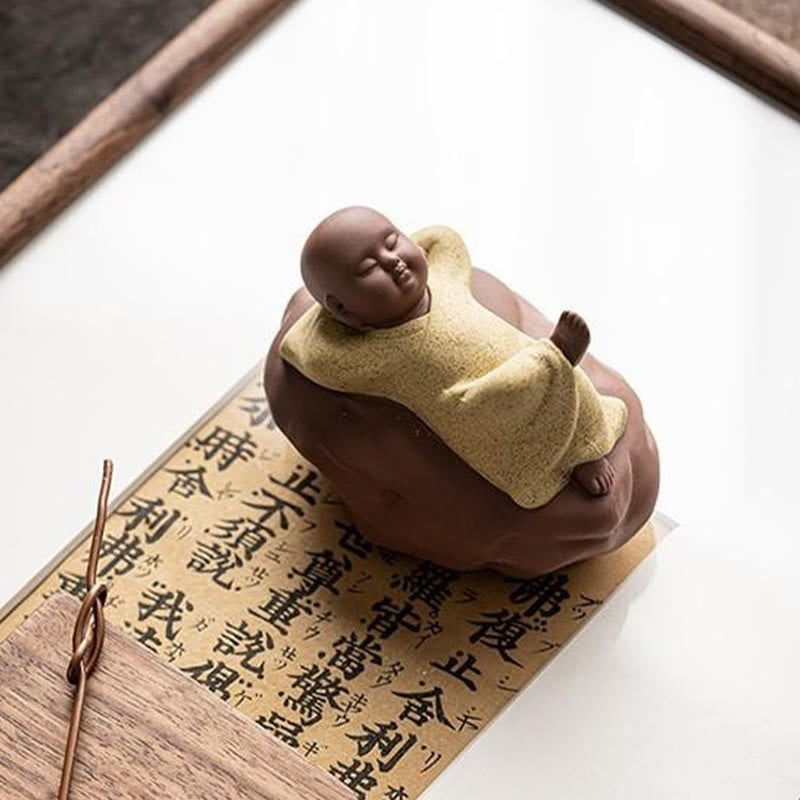 Buddha Stones Keramische beeld van een rustende monnik die omhoog kijkt - Mededogen - Woondecoratie - image 10
