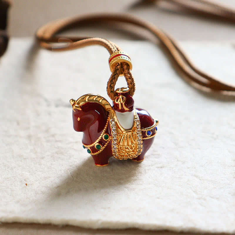 Buddha Stones Jaar van het Paard Koperen Balans Ketting - Emaille zadelpaard - image 0