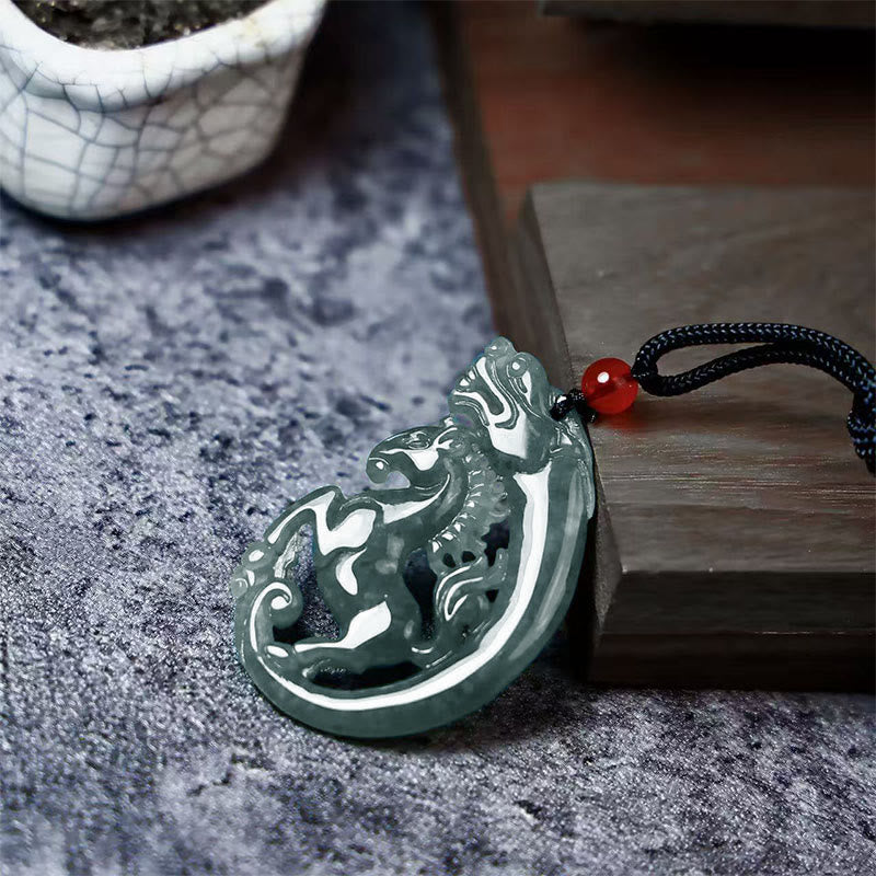 Buddha Stones Ketting met draak en jade, symbool voor geluk in het Jaar van het Paard. - image 1