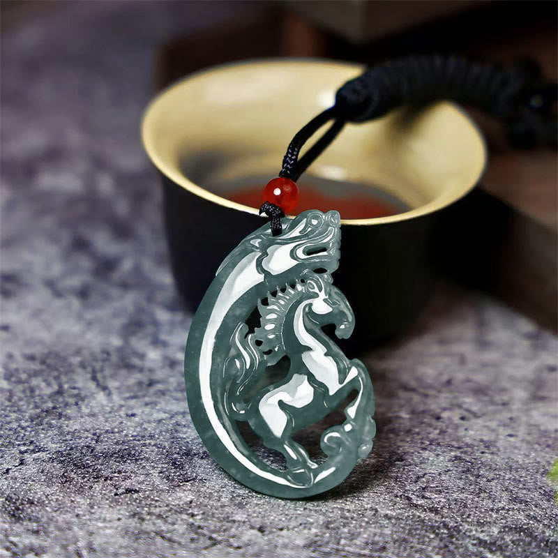 Buddha Stones Ketting met draak en jade, symbool voor geluk in het Jaar van het Paard. - Jade - image 0