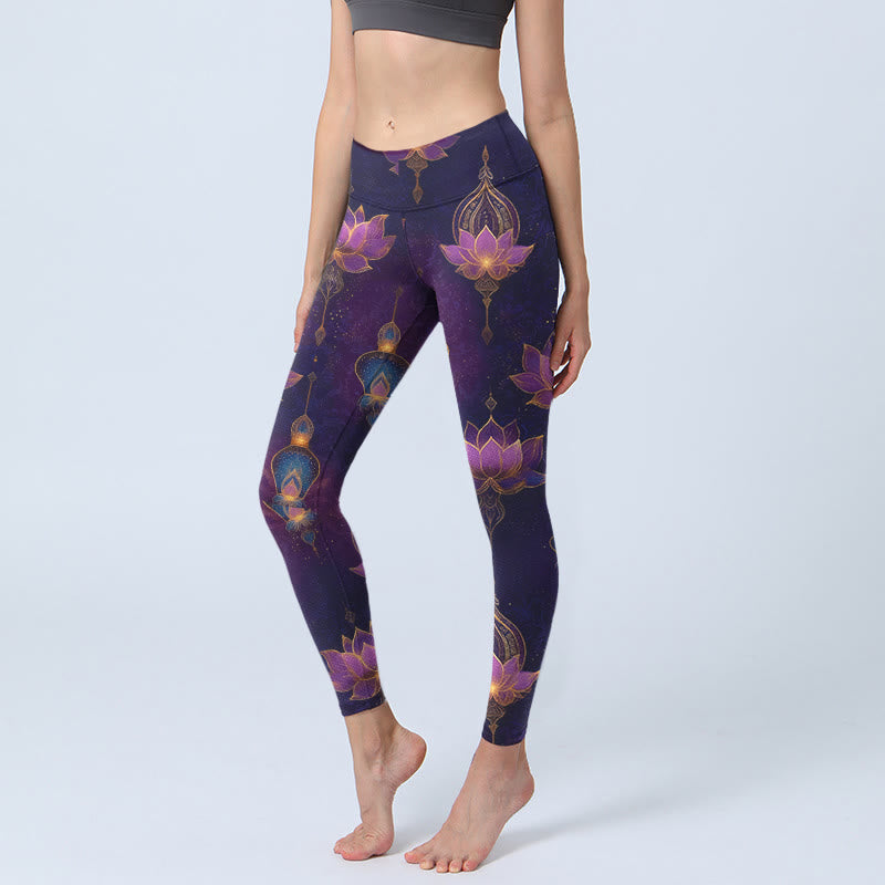 Buddha Stones Dromerige lotusbloem lantaarnprint gymlegging dames yogabroek - Indigo - US18, UK/AU22, EU50 (4XL) - image 0