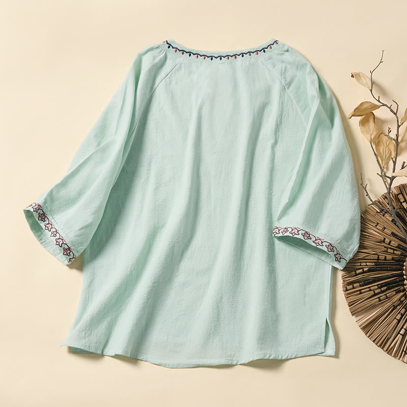 Buddha Stones Zomerse katoenen damesblouse met V-hals, borduursels en Mouwlengte . - image 1