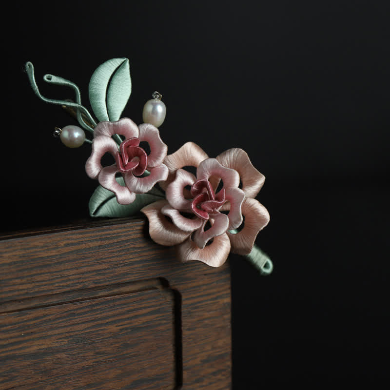 Buddha Stones Handgemaakte zijden broche met dubbele roos als symbool voor harmonie . - image 4