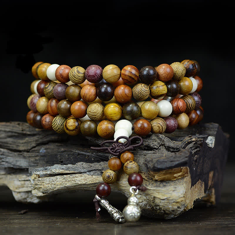 Buddha Stones Mala met 108 kralen in verschillende tinten, gemaakt van natuurlijk hout, voor een kalmerende en energieke ervaring. - 8mm* 108 - image 0