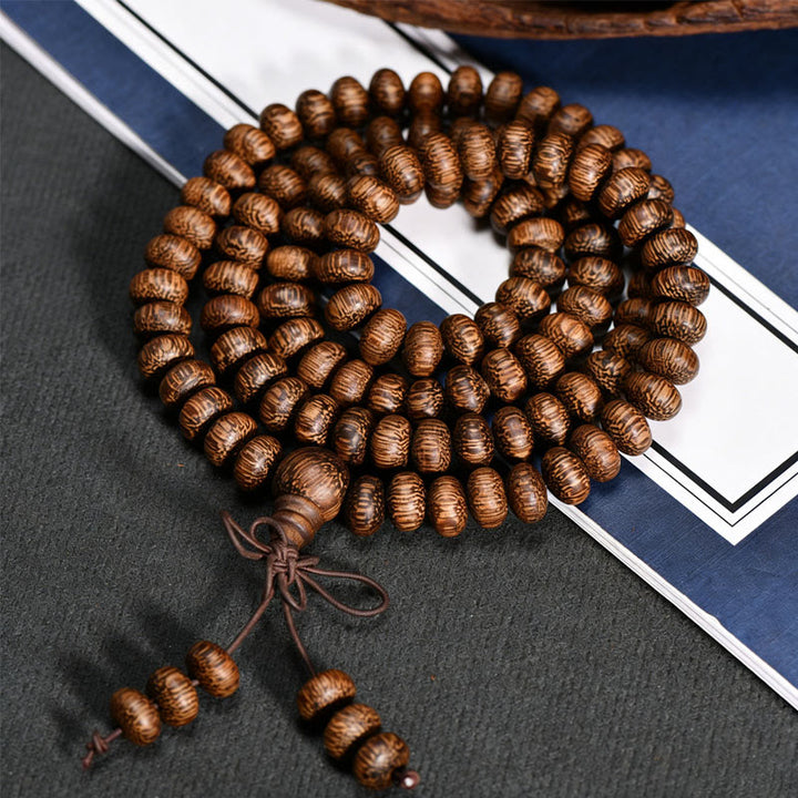 Buddha Stones Mala met 108 houten kralen met textuur voor een kalmerende energie - image 2