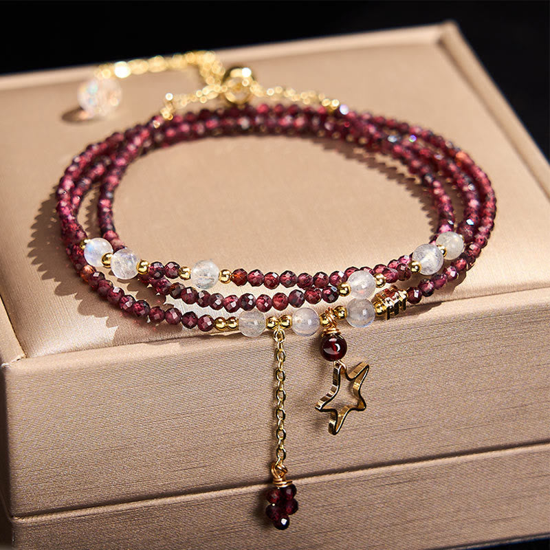 Buddha Stones Natuurlijke granaatsterren drievoudige Armband met passie-effect - Granaat (Polsomtrek: 14-15 cm) - image 0