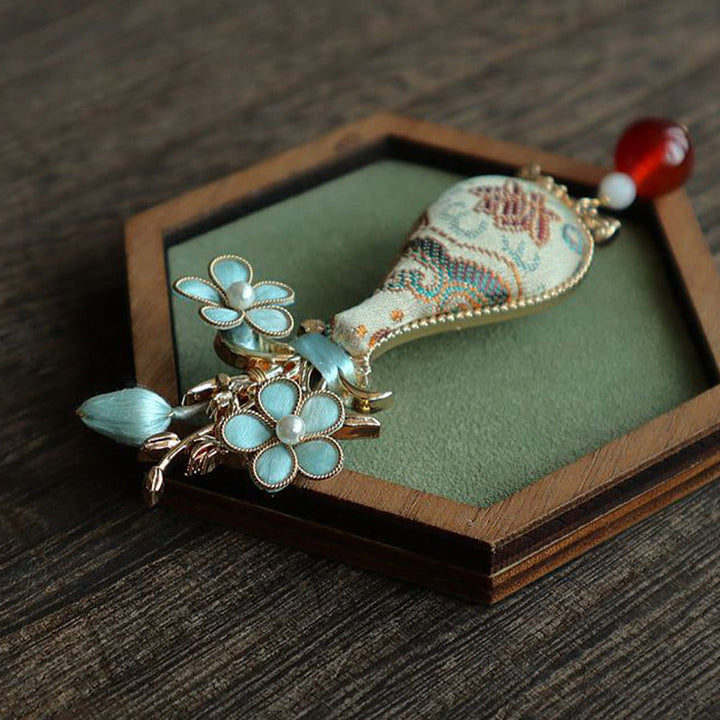 Buddha Stones Bloemenvaas met brokaatmotief en elegante Broche - image 5