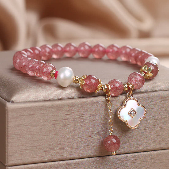 Buddha Stones Ronde Armband met aardbeikwarts, parelschelp en klavertje vier. - image 2