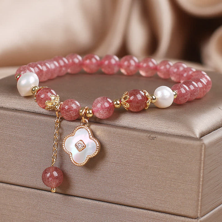 Buddha Stones Ronde Armband met aardbeikwarts, parelschelp en klavertje vier. - image 4
