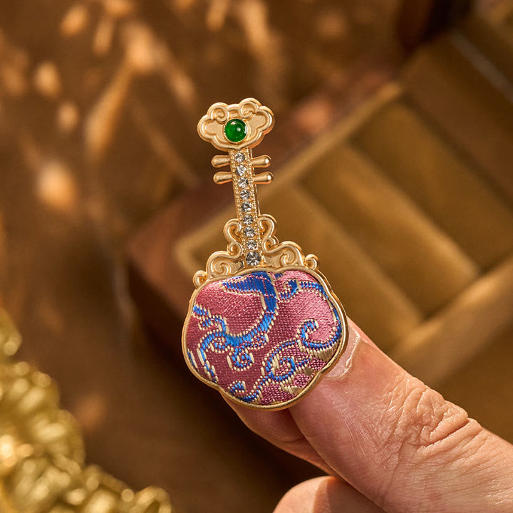 Buddha Stones Handgemaakte paarse Pipa-vormige Broche van Song Brocade - image 6