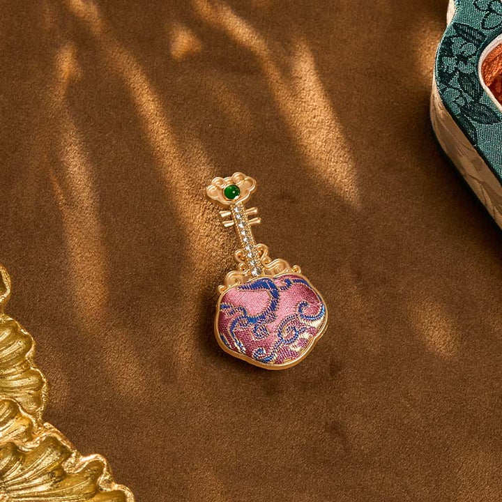 Buddha Stones Handgemaakte paarse Pipa-vormige Broche van Song Brocade - image 8