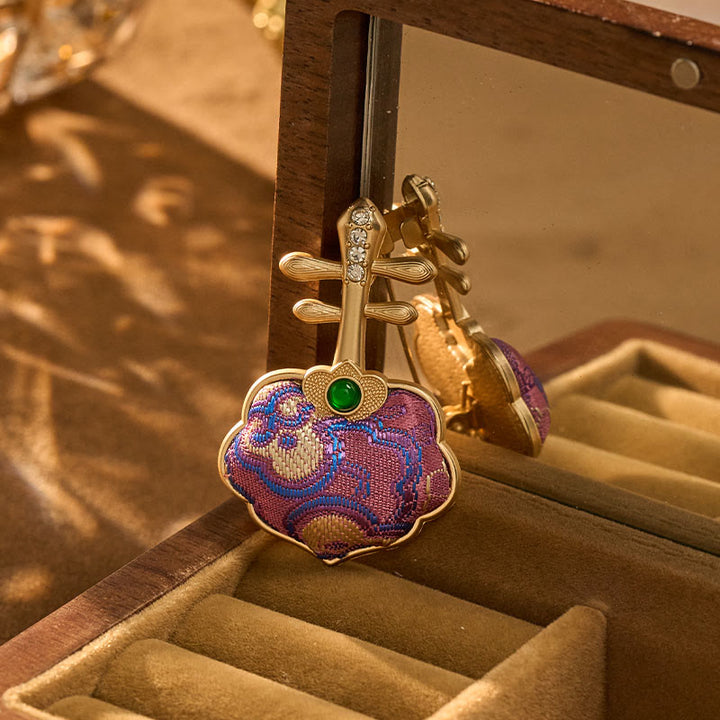 Buddha Stones Handgemaakte paarse Pipa-vormige Broche van Song Brocade - image 3
