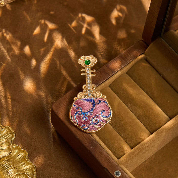 Buddha Stones Handgemaakte paarse Pipa-vormige Broche van Song Brocade - image 4