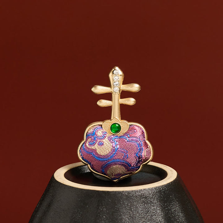Buddha Stones Handgemaakte paarse Pipa-vormige Broche van Song Brocade - Grote paarse Pipa - Song Brocade (Welvaart♥Harmonie) - image 1
