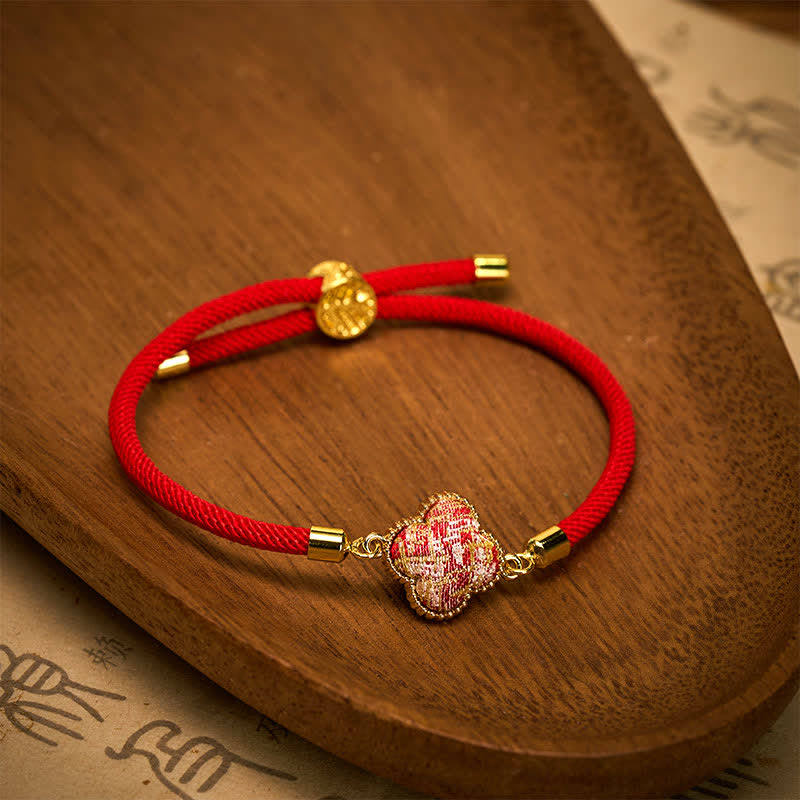 Buddha Stones Rode Snaar Lied Brokaat Geluksarmband met Klavertje Armband - image 1