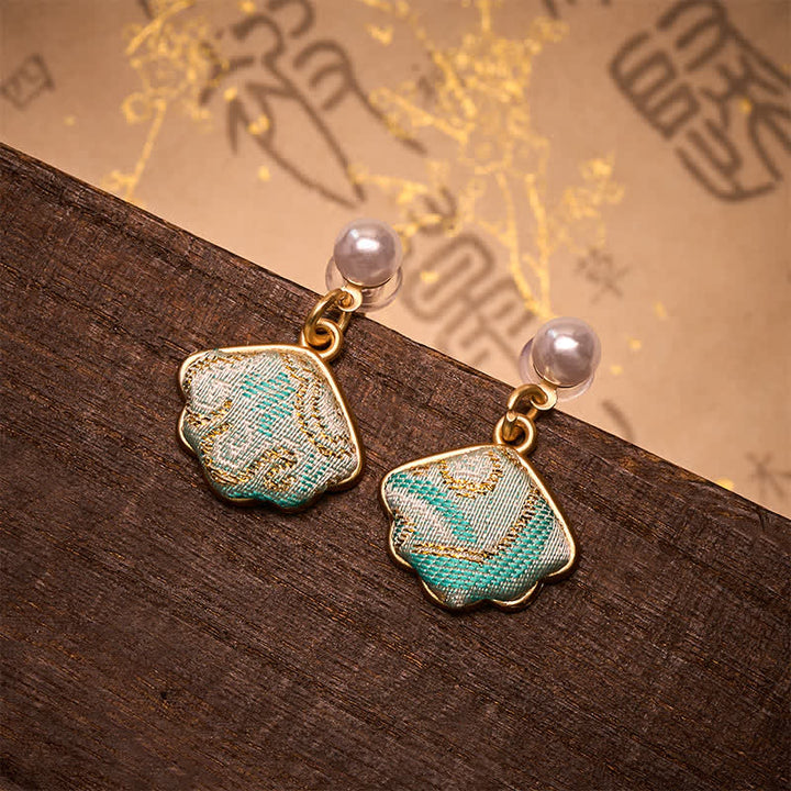 Buddha Stones Parel Song Brokaat Bladvormige Balans Chinese Oorbellen - Blad (zelfde kleurtint – patroon varieert) - image 0