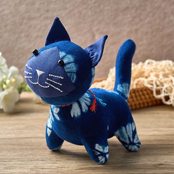 Buddha Stones Handgemaakte tie-dye katoenen kattendecoratie met belletje - Diepblauw (Handgemaakte tie-dye kat – Uniek patroon) - image 0