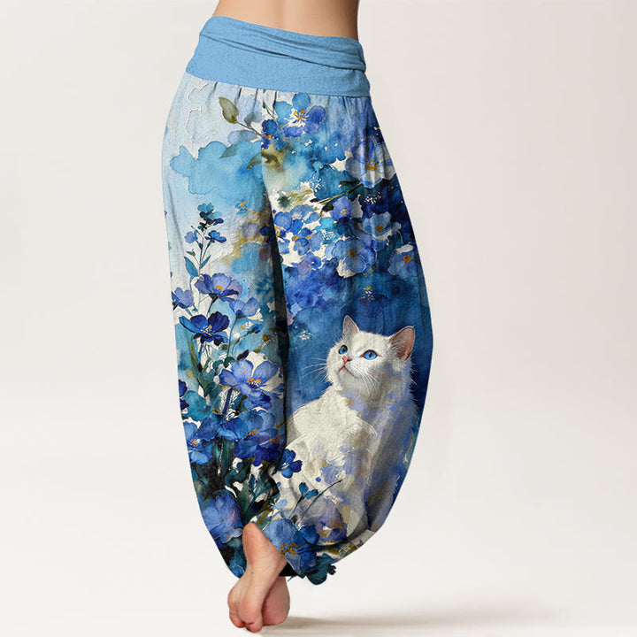 Buddha Stones Harembroek voor dames van 100% Cotton met bloemen- en kattenprint in wit en elastische Taille . - image 1