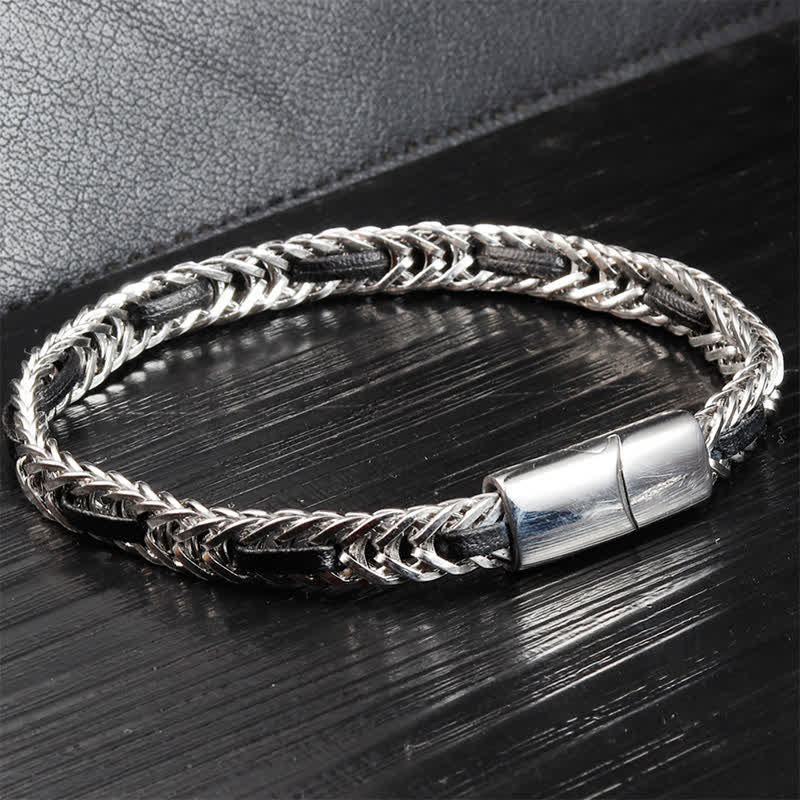 Buddha Stones Zwarte leren gevlochten Armband met dubbele laag van titaniumstaal voor extra duurzaamheid. - image 1