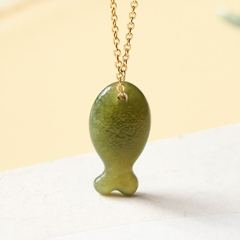 Buddha Stones Handgesneden Ketting met jademotief, afbeelding van een klein visje dat geluk brengt. - Natuurlijke jade (kleur kan variëren) - 925 Sterling Zilver (Zegen♥Rust) - image 0