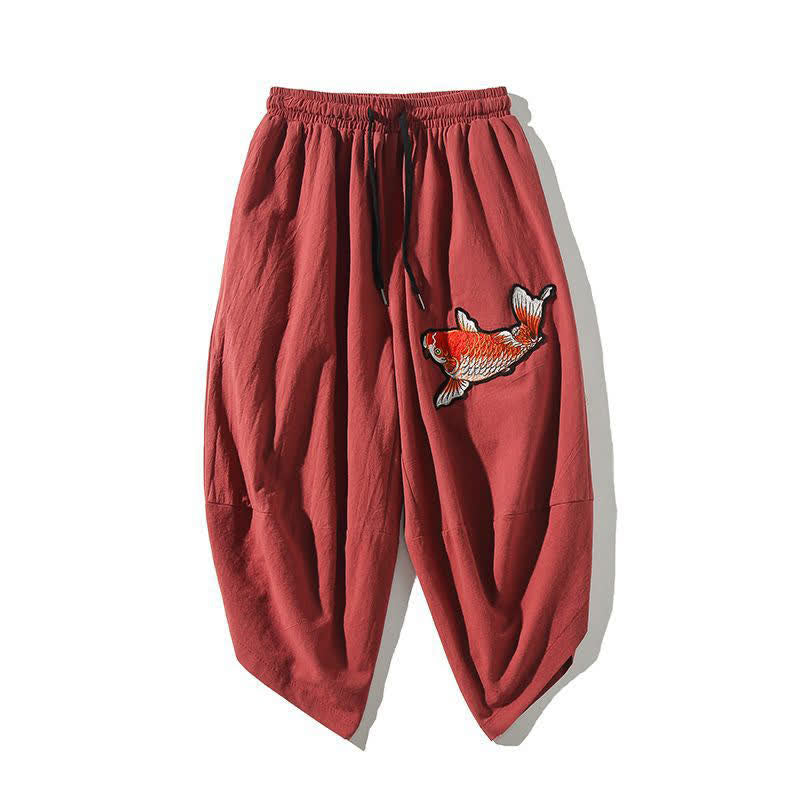 Buddha Stones Zomerse Tang-stijl capri broek met trekkoord en koi-vismotief, heren harembroek met zak - Indisch Rood - US/UK/AU46, EU56 (5XL) - image 0