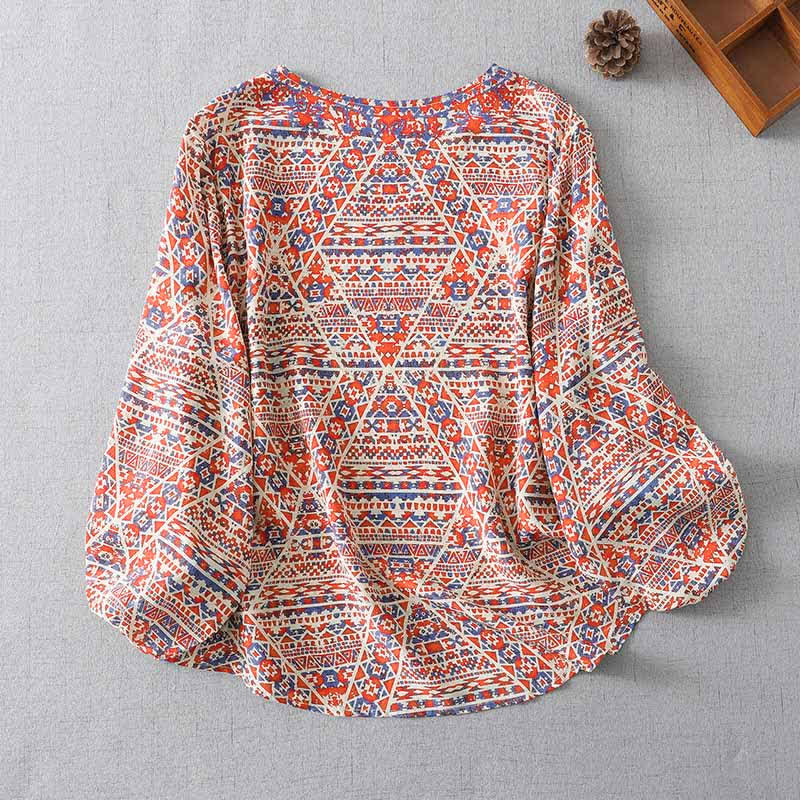 Buddha Stones Zomerse boho vintage rode geometrische V-hals T-shirt met Lange mouw voor dames - image 1