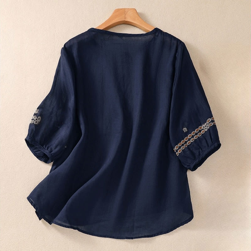 Buddha Stones Artistiek effen T-shirt met bloemenborduurwerk , ronde Mouwlengte voor dames. - image 1