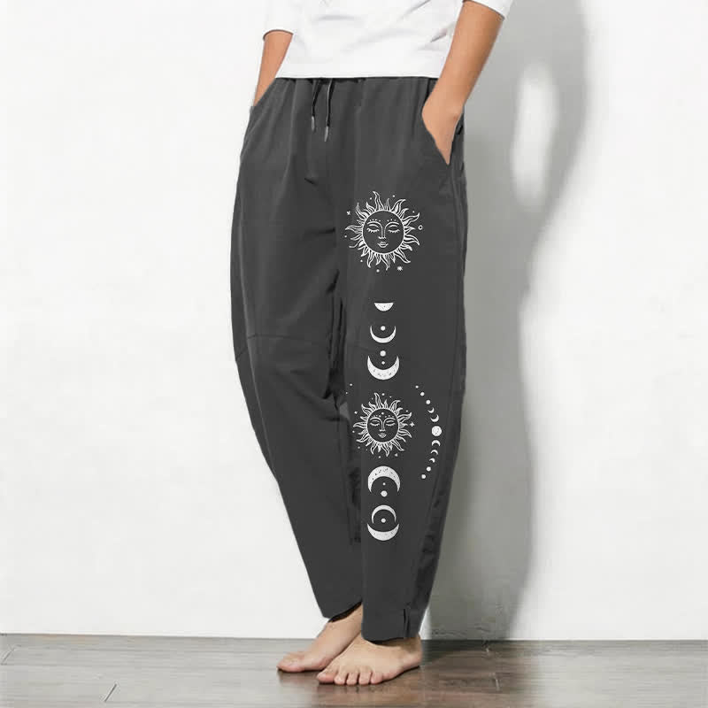 Buddha Stones Getailleerde herenbroek van 100% Cotton met Zakken en zakken, met patroon van zon en maan. - image 1